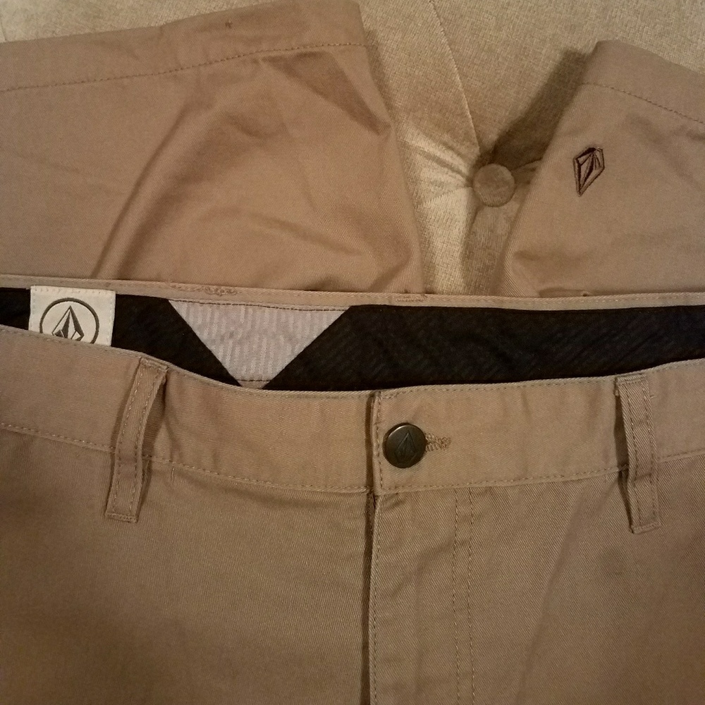 Volcom shorts